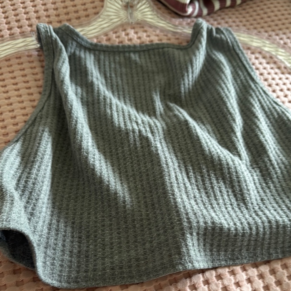 Gray Crop Top - Picture 5 of 5